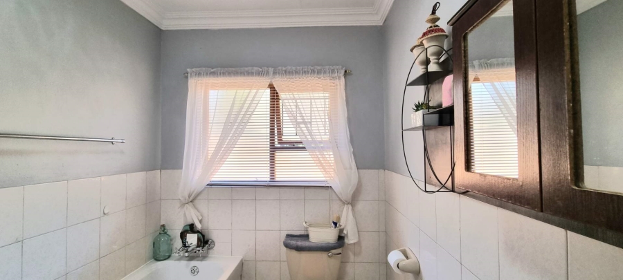 3 Bedroom Property for Sale in Langenhovenpark Free State